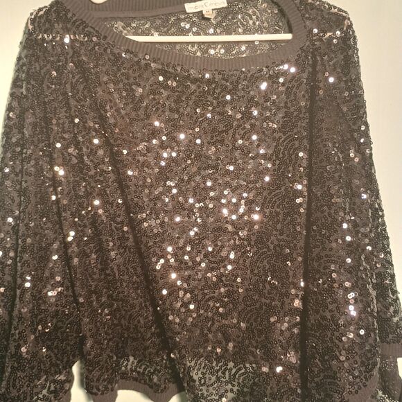 Black Sequin Batwing Top – Sparkly Loose-Fit Evening Blouse - Picture 2 of 4
